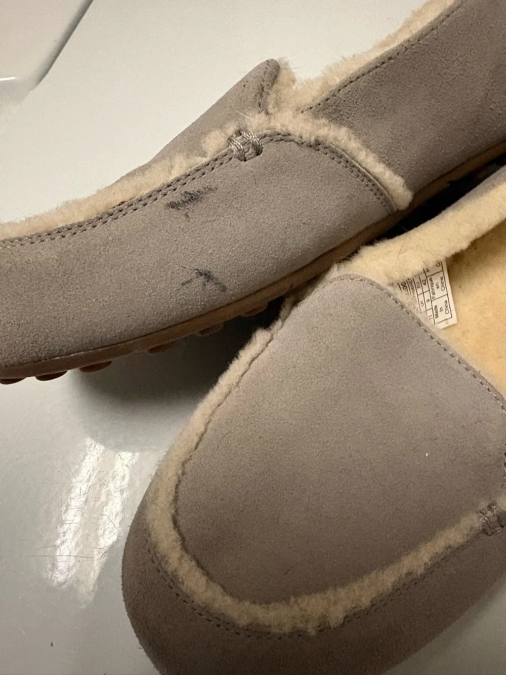 UGG Gray Suede Shearling-Lined Slip-On House shoe Slippers Men’s size 11 NEW